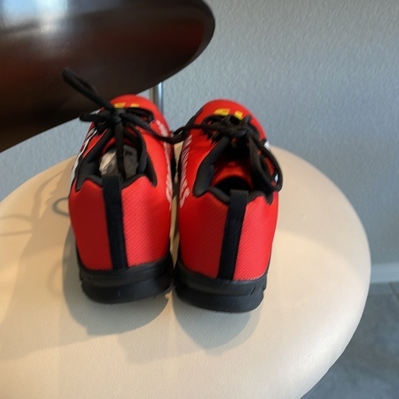 SOLD!! Custom Patrick Mahomes Sneakers - Picture 4 of 6